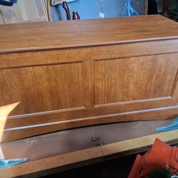 Linen chest or toy box
