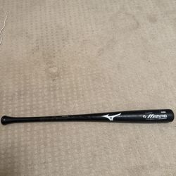 Wood Mizuno Bat 33”