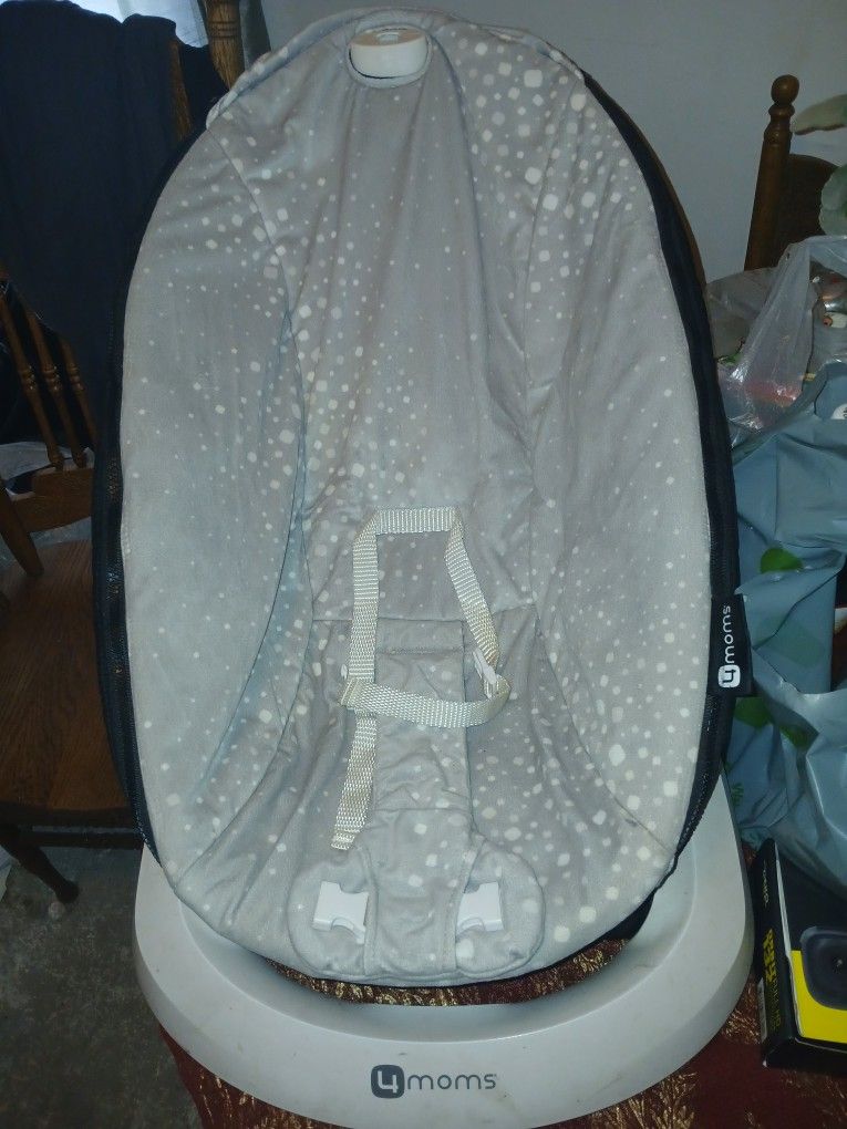 4 Moms Bouncearoo Bouncer Seat 
