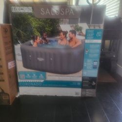 Brand New SaluSpa Inflatable Hot Tub – Never Opened!
