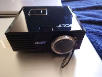 Acer K11 SVGA 800x600 200 ANSI Lumens Pocket-Sized Mini DLP Projector w/ LED Light Source