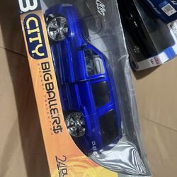Cadillac 1/18 escale