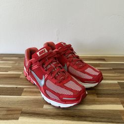 Nike Vomero 5 “University Red”