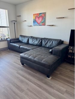Signature Design by Ashley Nokomis 2-Piece Sectional with Chaise