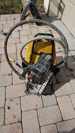 Concrete backpack vibrator