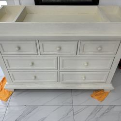 Baby Dressers 7 Oxford Top Of The Line Bought It For 800$ Now Selling $199