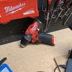 M12 Milwaukee Drill