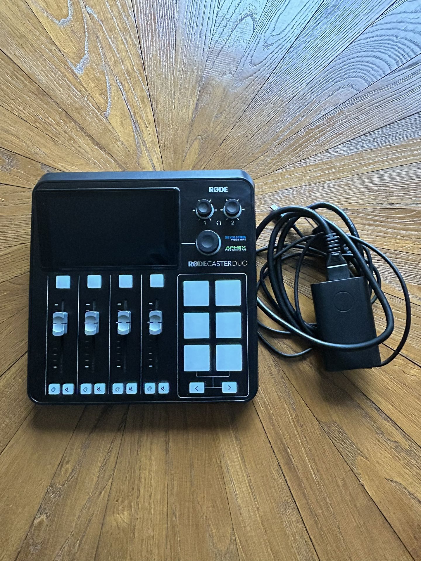 RODE Rodecaster Duo – Like New, Studio-Ready!