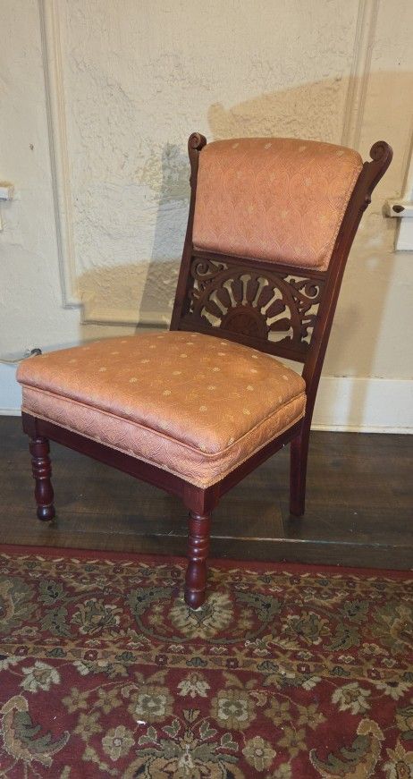 Victorian Mahogany Sitting Chair. In Nuce Condition.