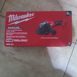 Milwaukee M18 Grinder