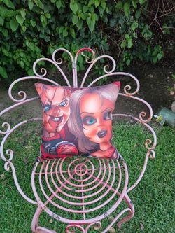 Chucky and wife pillow set.
