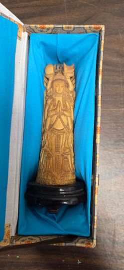 Extremely detailed hand carved Asian sculpture go down to description for