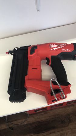 Milwaukee M18 FUEL Nailer 18 ga