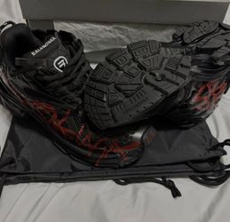 Balenciga runners
