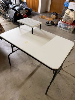 Desk/ table