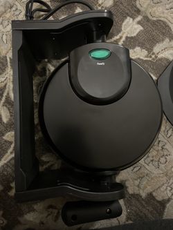 Bella Rotating Waffle Maker