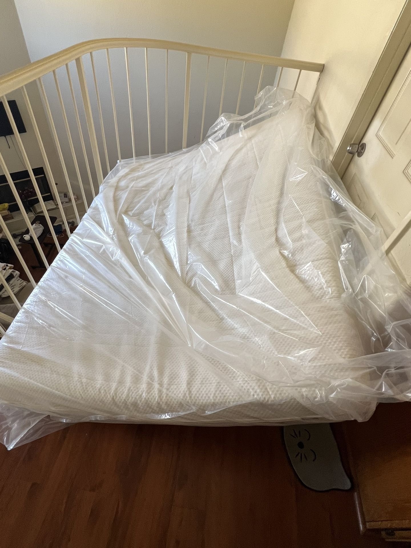Mattress with bedframe