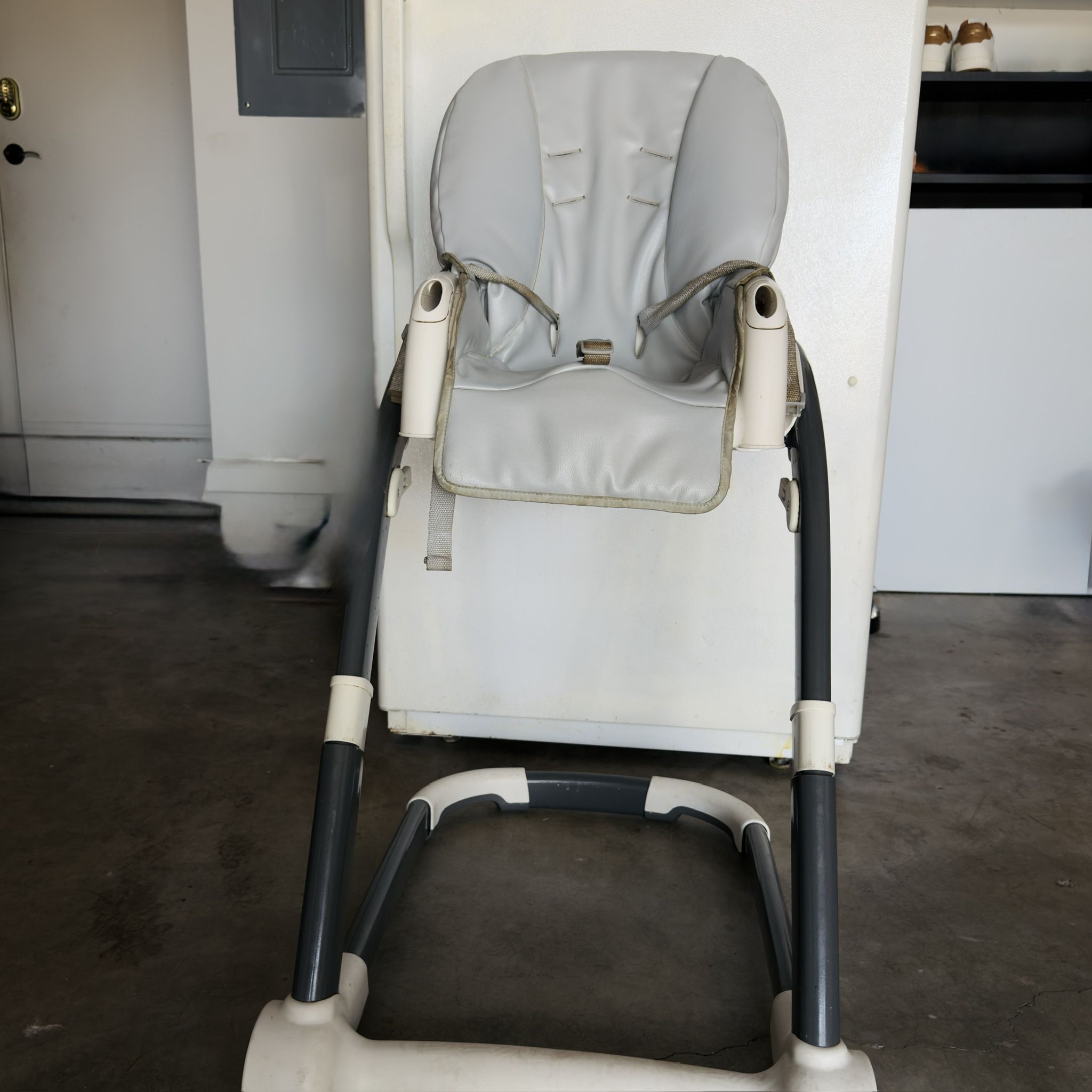 Free Kid eating Chair