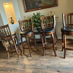 Set Of 4 Swivel Stools..like New Conditions Not Issue..30 Inches Floor To Seat