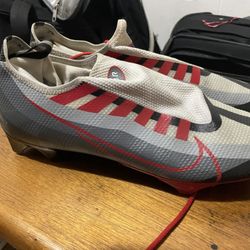 Cleats Size 13