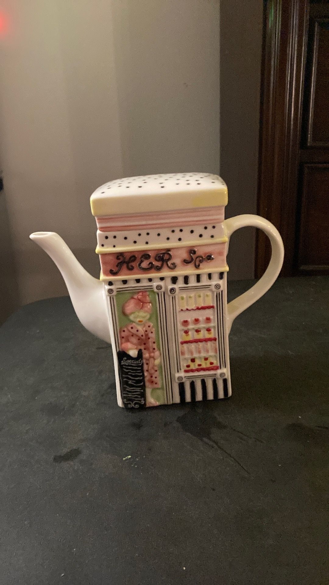 His and her spa storefront tea pot