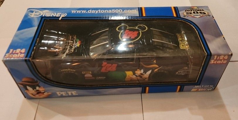DISNEY NASCAR GREAT AMERICAN RACE 2004 DAYTONA 500 PETE 1:24 SCALE