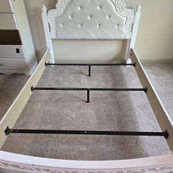 FREE Furniture – Old Forth Ward (Decatur St, 2nd Floor – No Elevator)