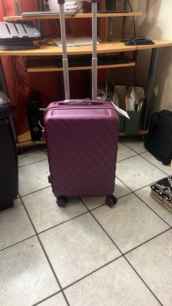 20 Inches (small) Carry On Traveler’s Luggage 