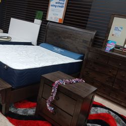 *Fourth Of July Now*---Peter Stunning Queen Bedroom Sets---From $799---Delivery And Financing Available👍