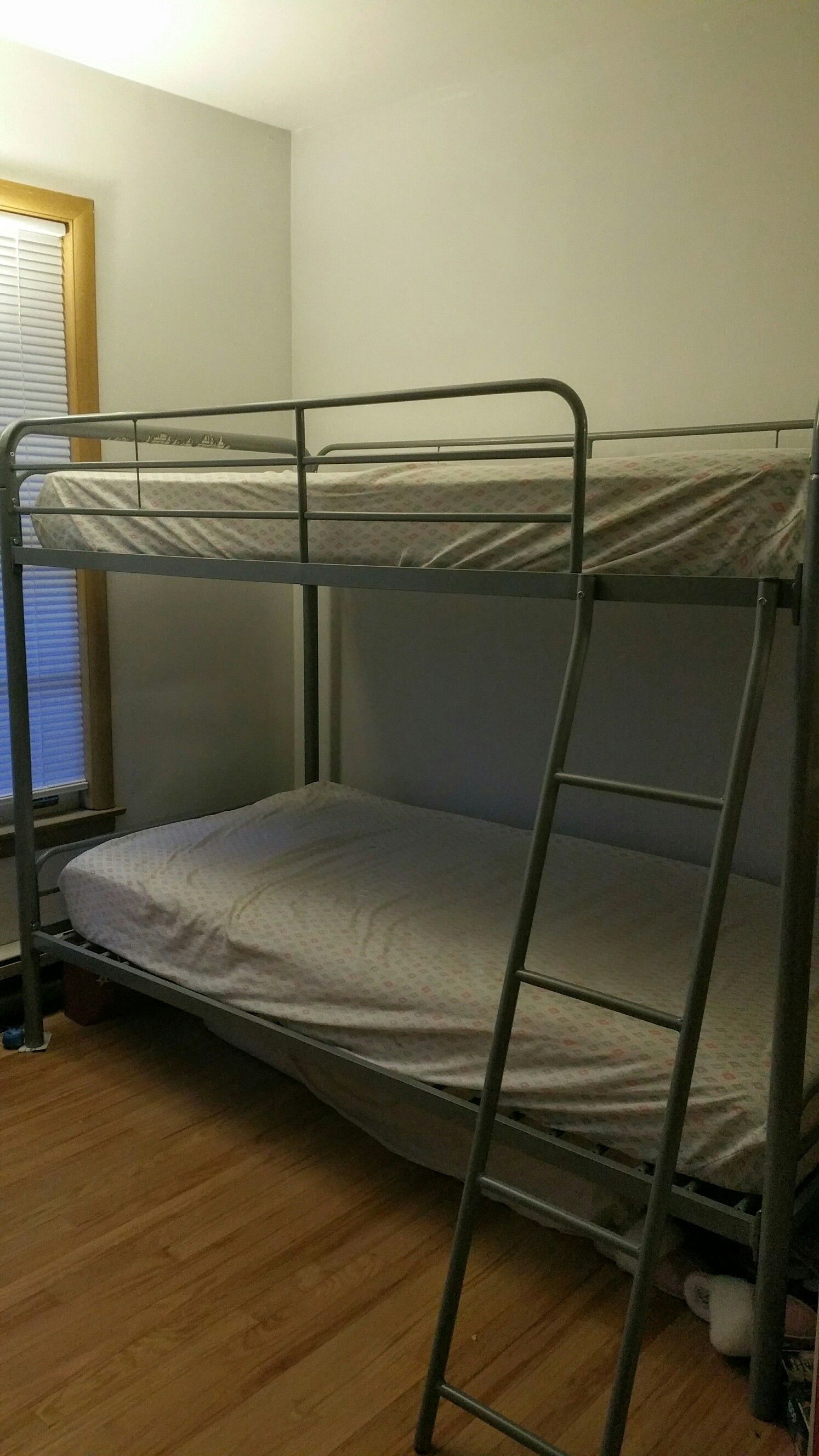 Bunk twin beds