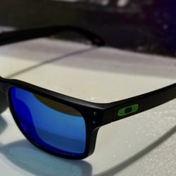 NEW Oakley Holbrook Polarized Sunglasses 