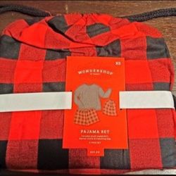 Target Wondershop Pajama Set (XS) Red Black Buffalo Flannel. 3 piece set: top, shorts, drawstring bag/backpack Christmas Plaid: red/Black.. 