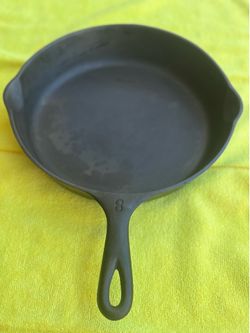 Cast iron pan