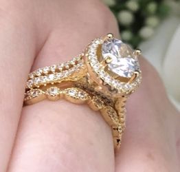 New 18 k yellow gold wedding ring set engagement ring