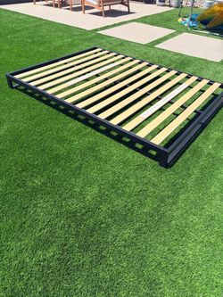 ZINUS 7”  Metal Platforma Bed Frame