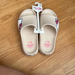 Hello Kitty Sandals Slippers Kid’s Size 4/5 New