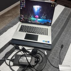 Gigabyte Aero 16 XE4