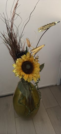 Outdoor Sunflower Decor