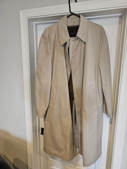 London Fog. trench coat  with removable thick lining 