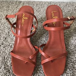 Lulu’s Rust Heel Size 7
