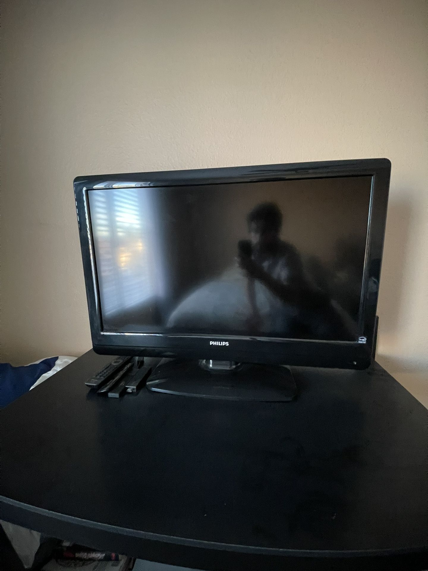 Philips TV w/Remote