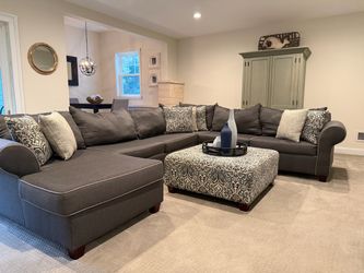 Sectional couch and matching ottoman