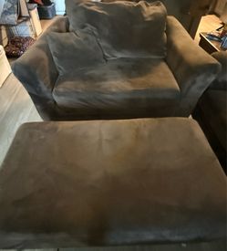 Brown Love Seat With Ottoman