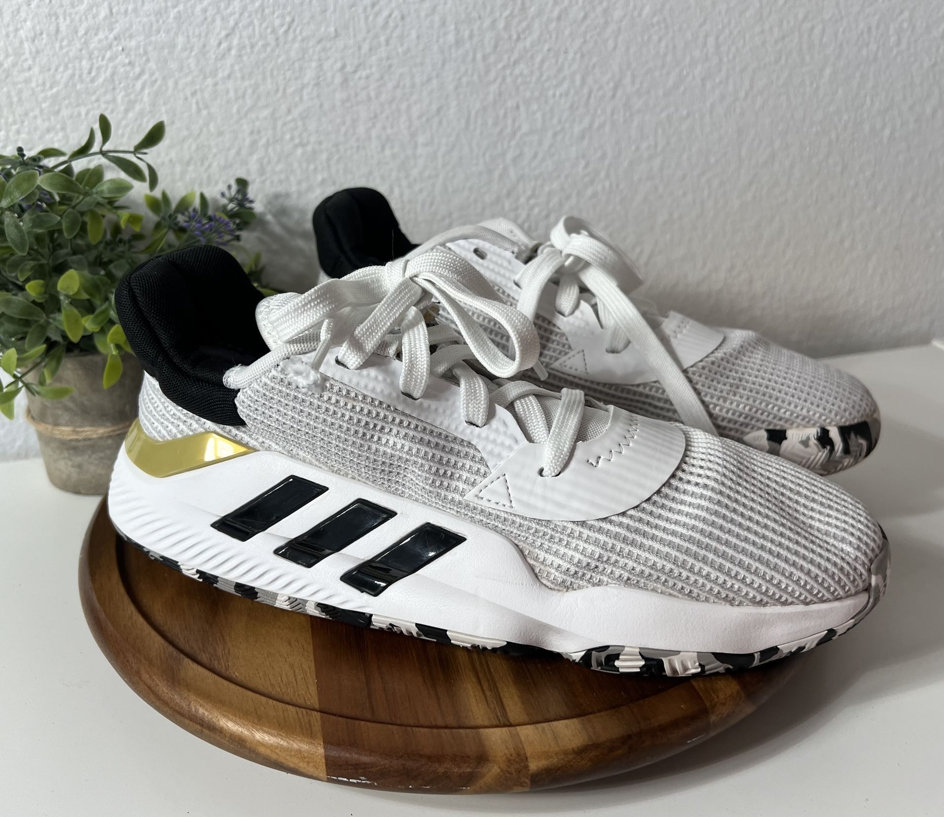 8.5 Adidas Pro Bounce 2019 Low White Black Gold Basketball Shoes EF0472 Mens