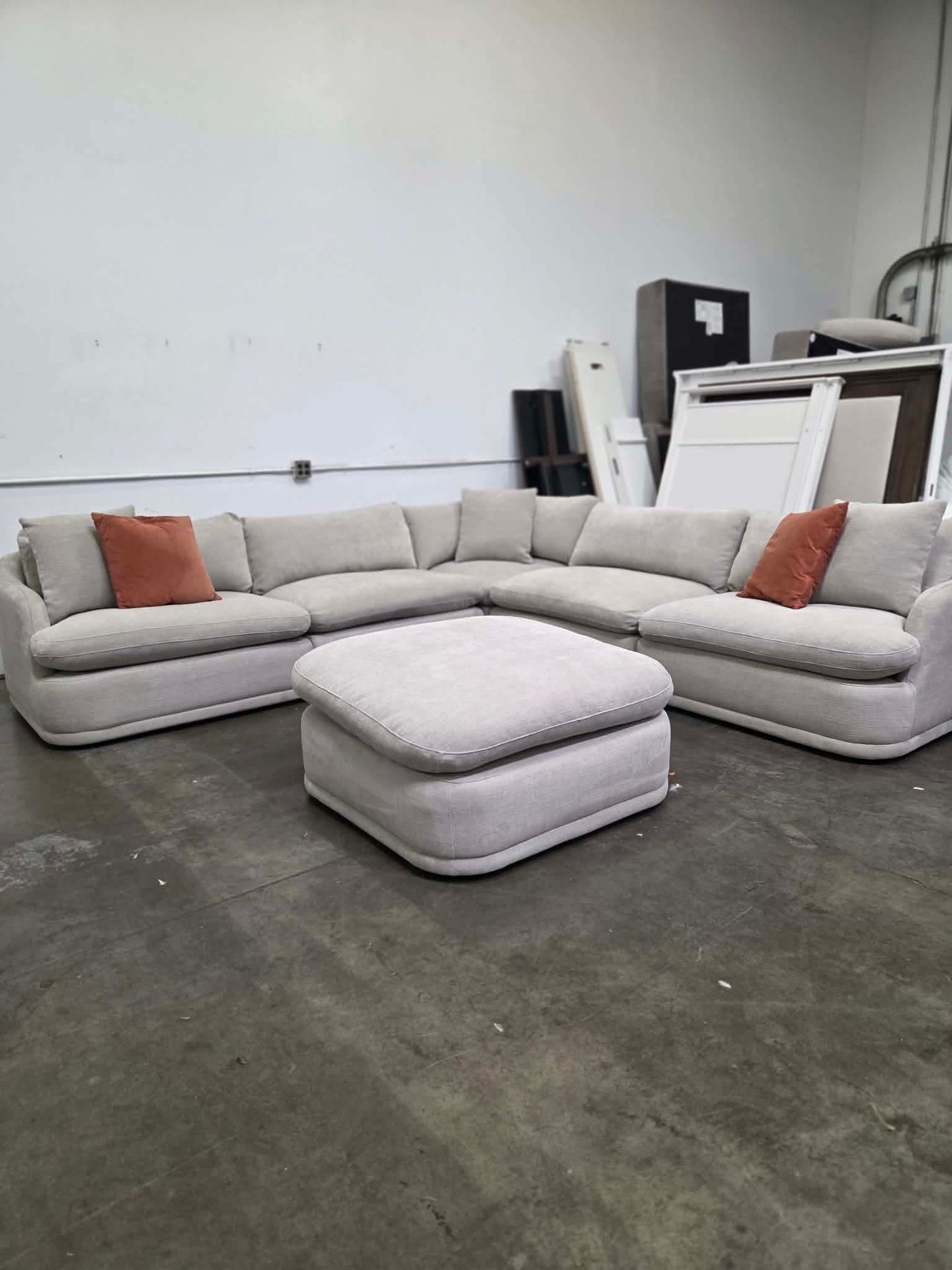 ‼️Liquidation Sale‼️ Hartley 6-piece Fabric Modular Sectional(Free Delivery)