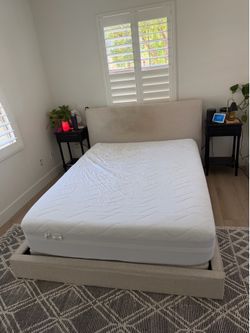 Free upholstered bed