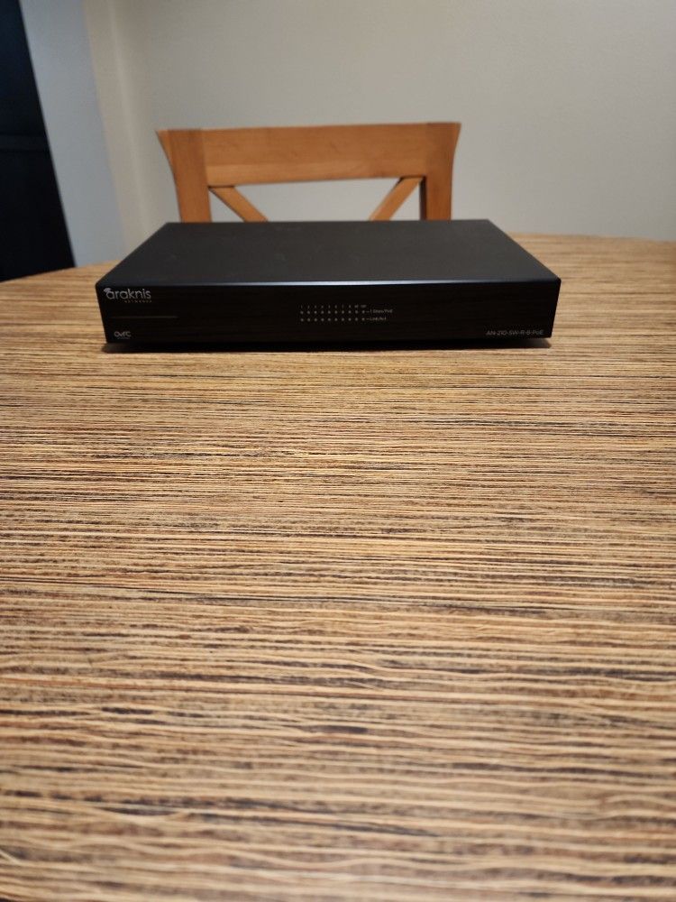 Araknis 8 Port POE Switch