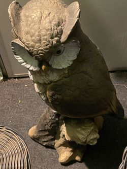Beautiful Artistic Owl 🦉 Sculpture Measurements: Owl sculpture - H = 26"