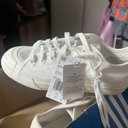 Woman’s Size 6 Adidas 