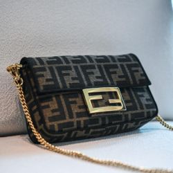 𝐅𝐞𝐧𝐝𝐢 Zukka Bucket Mini 2Way Chain Shoulder Bag